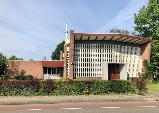 Het kerkgebouw van de Molukse kerk, samenwerkingspartner van Kringloop Bethel en OntruimdCompleet